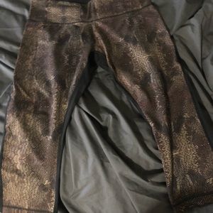 Lululemon low rise capri leggings